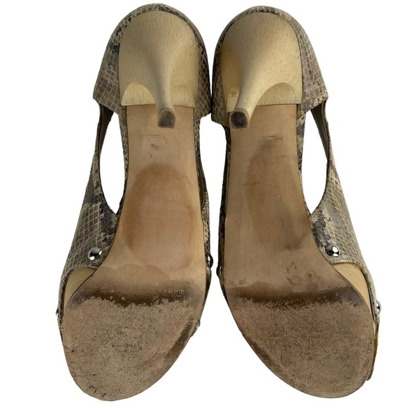 STUART WEITZMAN IRIDESCENT SNAKESKIN PEEP TOE WOOD HEEL PLATFORM HEELS - Picture 6 of 12